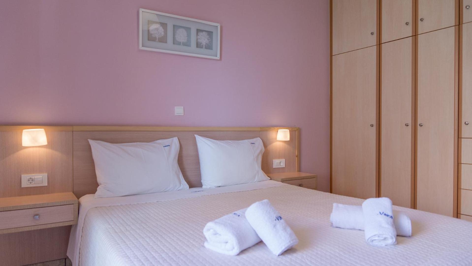Vakakis-Me Apartments Palaiochora Bagian luar foto