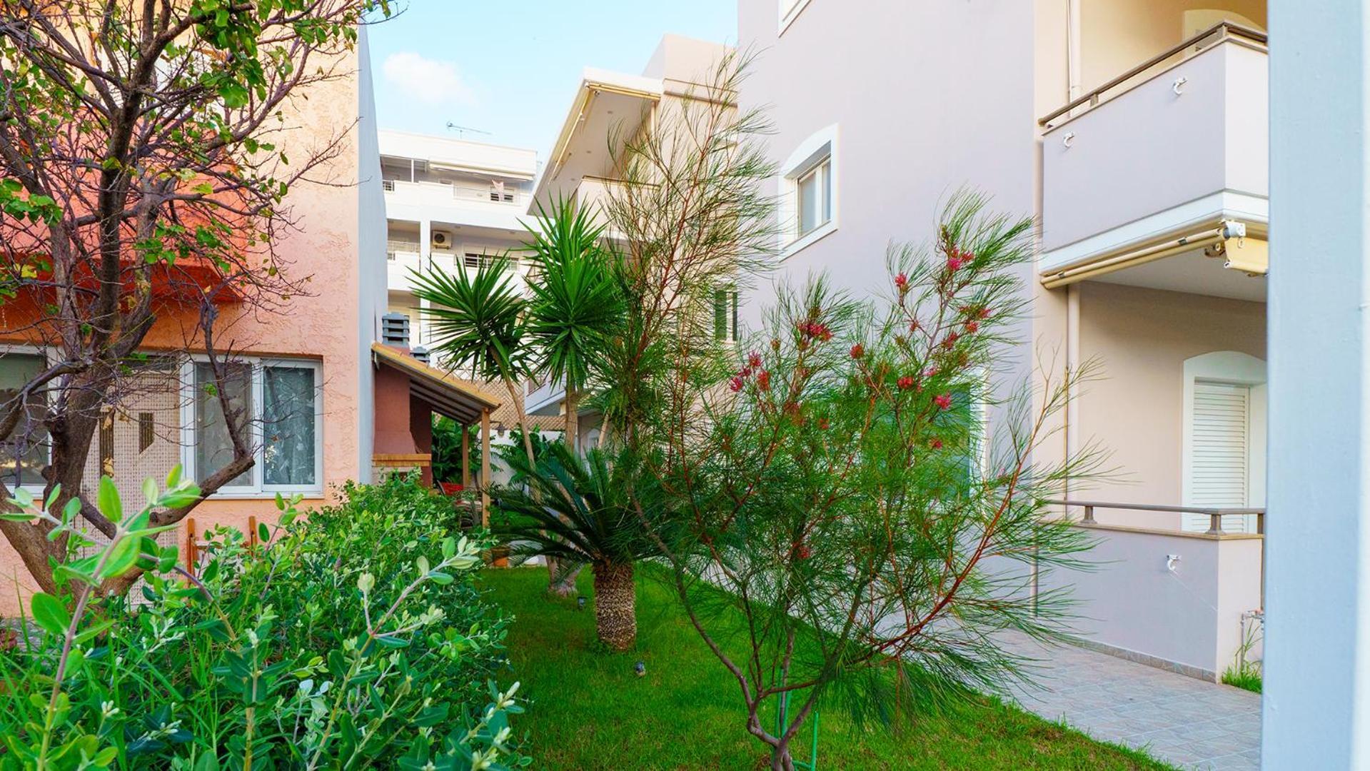 Vakakis-Me Apartments Palaiochora Bagian luar foto