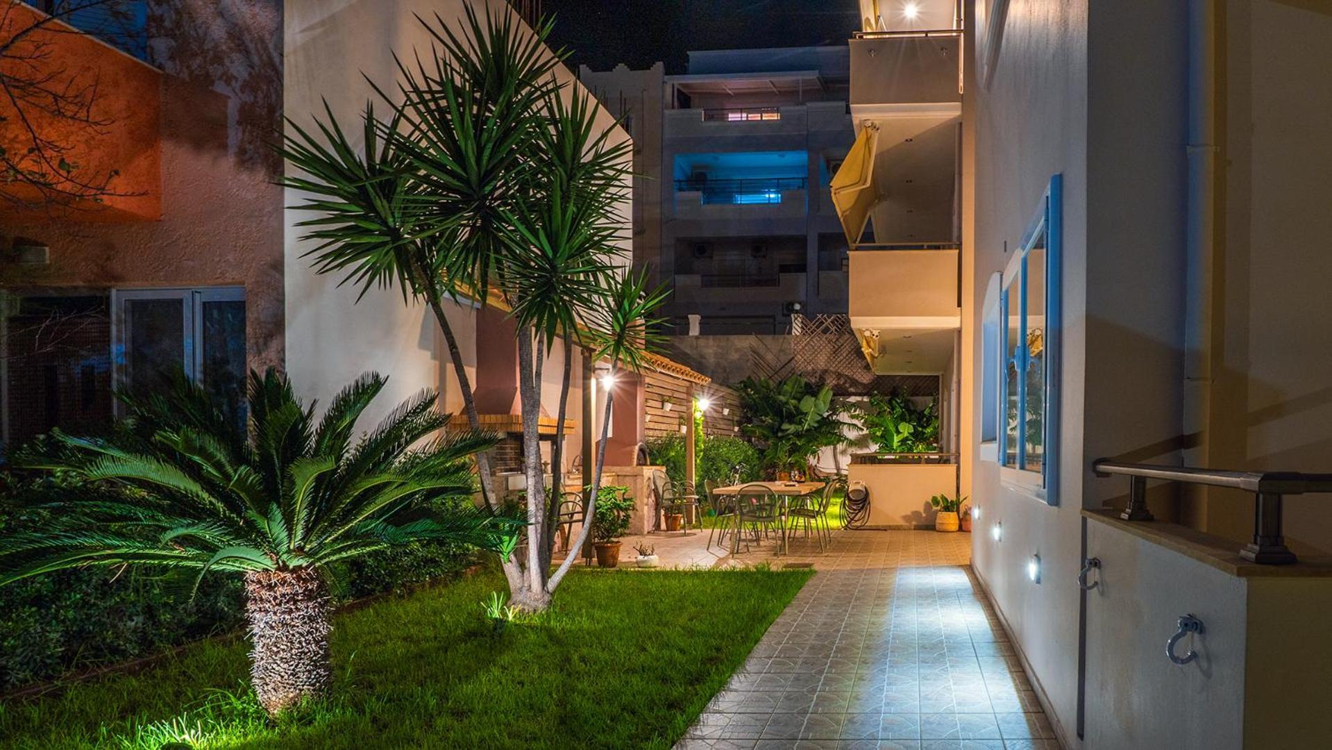 Vakakis-Me Apartments Palaiochora Bagian luar foto