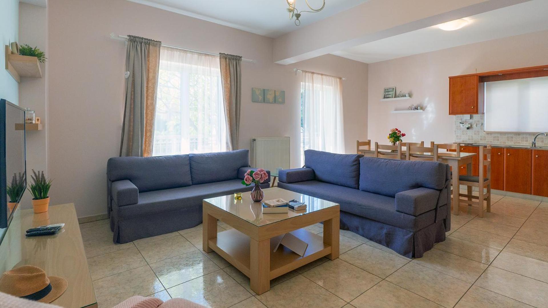 Vakakis-Me Apartments Palaiochora Bagian luar foto