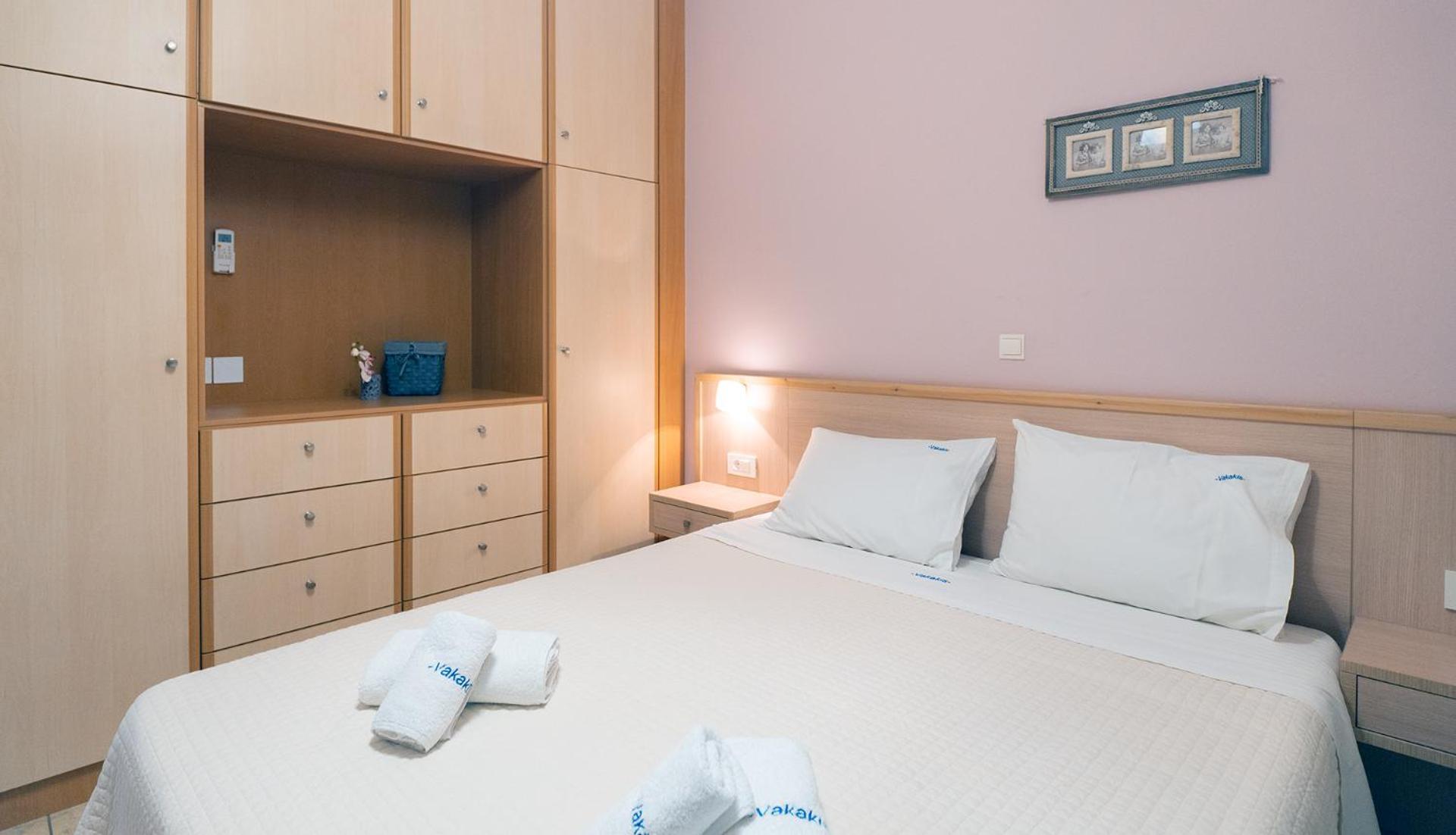 Vakakis-Me Apartments Palaiochora Bagian luar foto