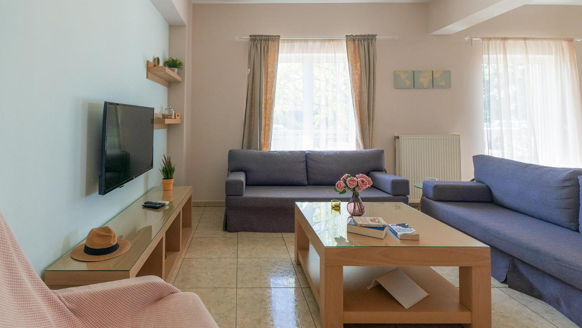 Vakakis-Me Apartments Palaiochora Bagian luar foto