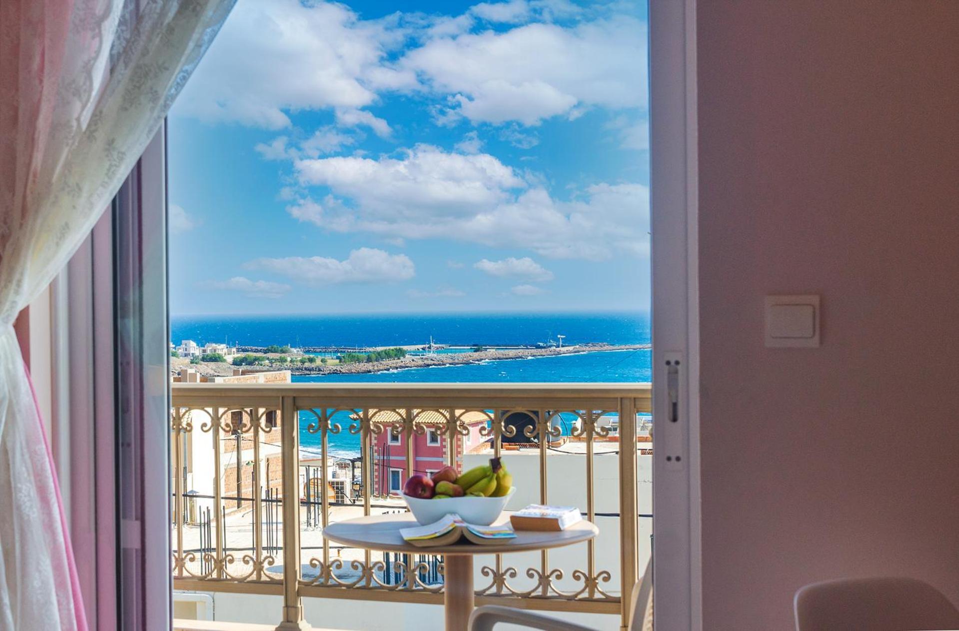 Vakakis-Me Apartments Palaiochora Bagian luar foto