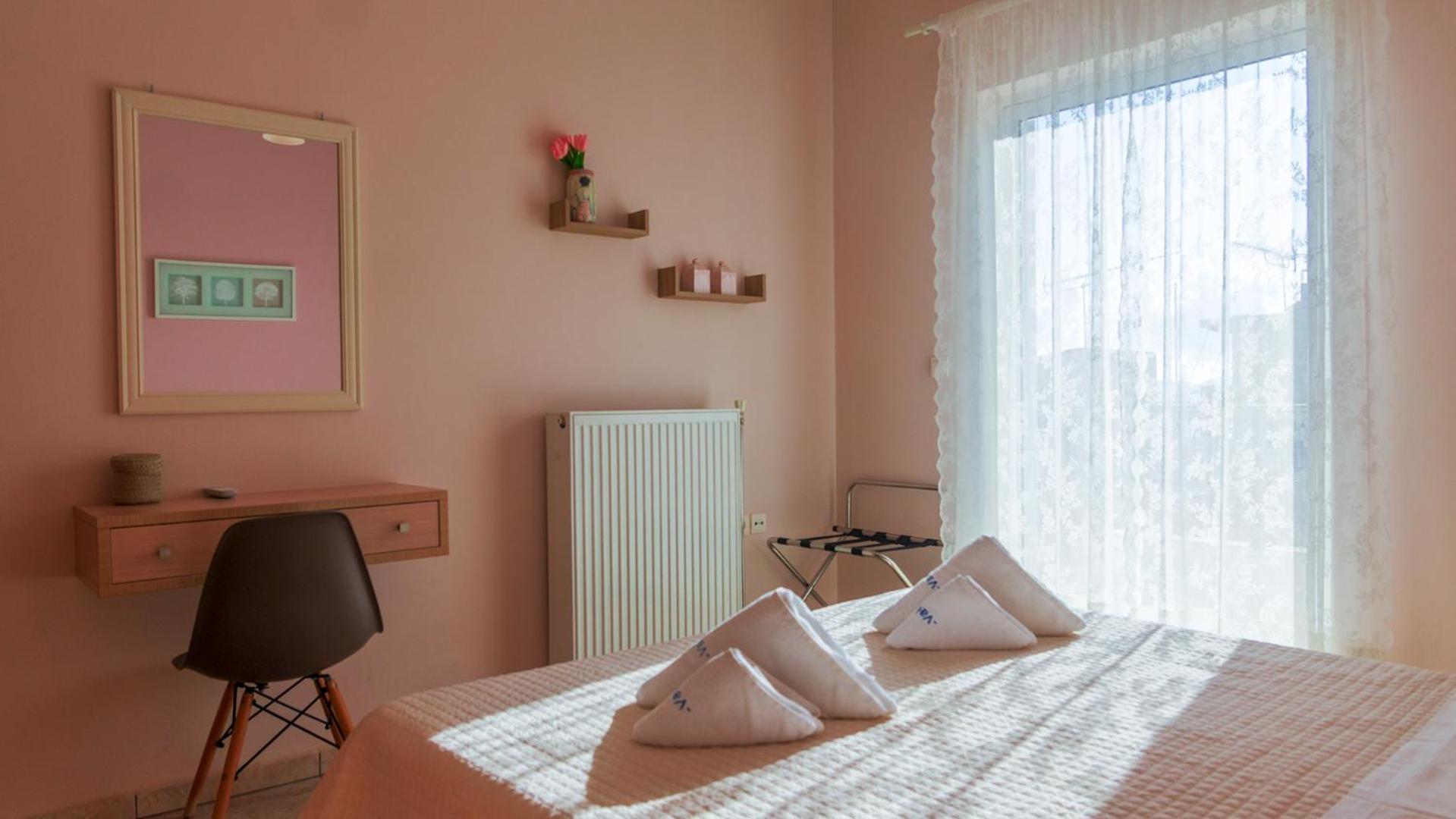 Vakakis-Me Apartments Palaiochora Bagian luar foto