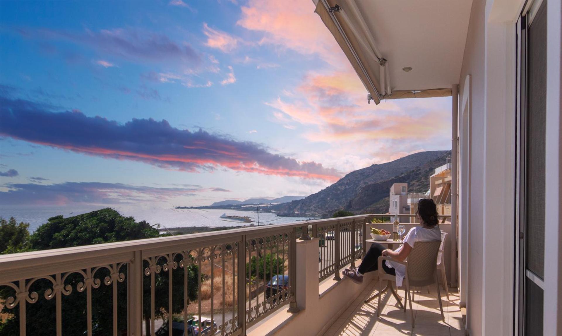 Vakakis-Me Apartments Palaiochora Bagian luar foto
