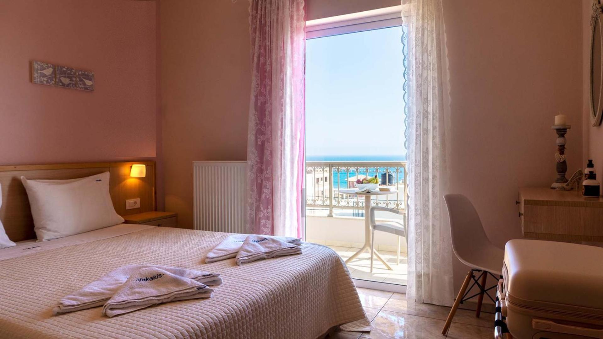Vakakis-Me Apartments Palaiochora Bagian luar foto